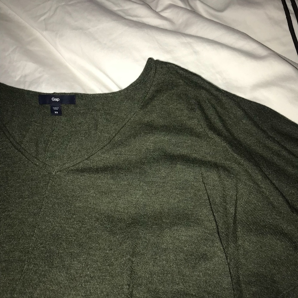 Worn a couple of times. Beautiful color!!